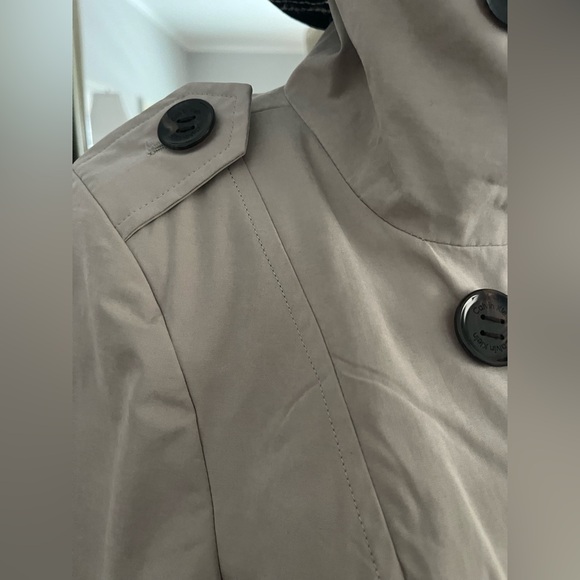 Calvin Klein Beige Double-Breasted Trench Coat - Picture 3 of 9